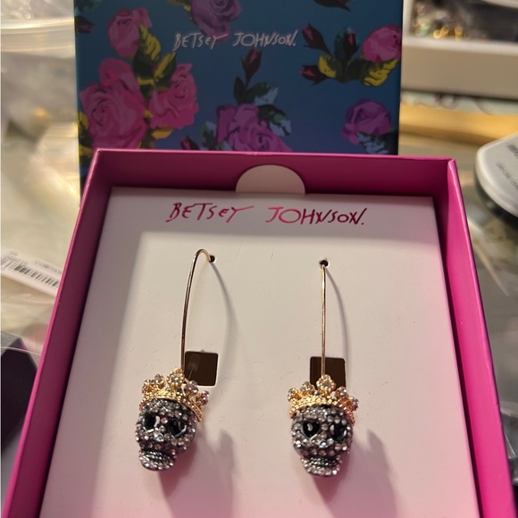 Betsey Johnson Pave Crystal Skulls Earrings NIB - Picture 2 of 6